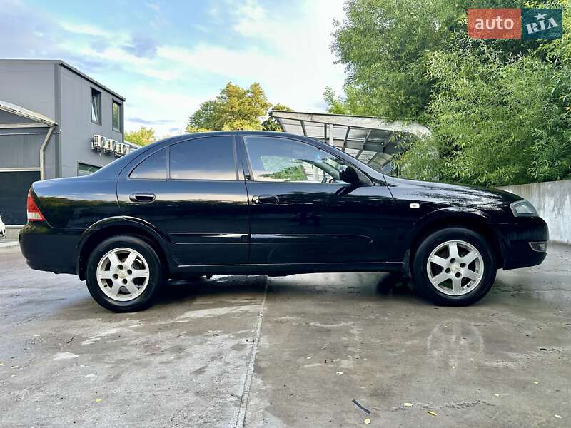 Седан Nissan Almera 2012 в Києві