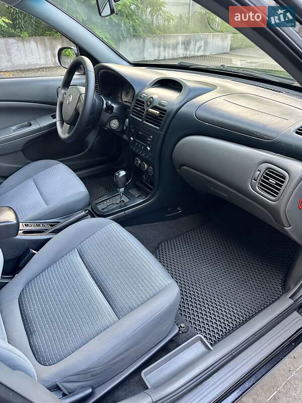 Седан Nissan Almera 2012 в Києві