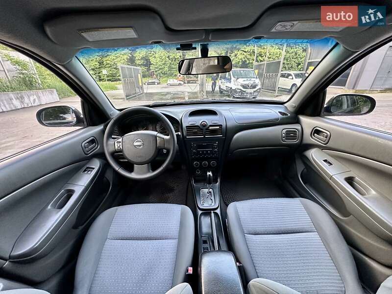 Седан Nissan Almera 2012 в Києві