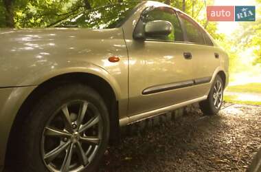 Седан Nissan Almera 2003 в Мені