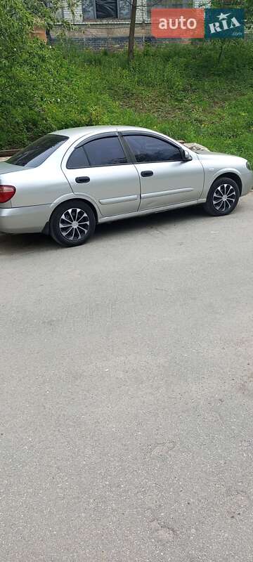 Седан Nissan Almera 2005 в Киеве