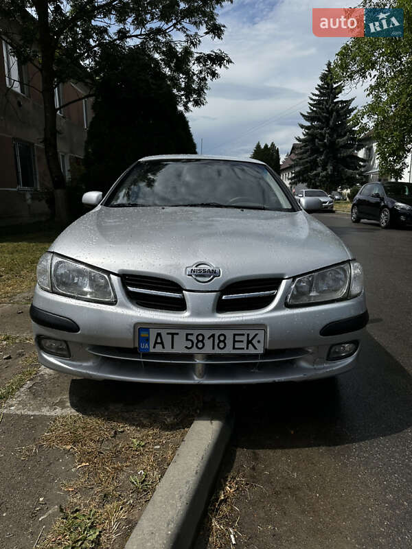 Nissan Almera 2001