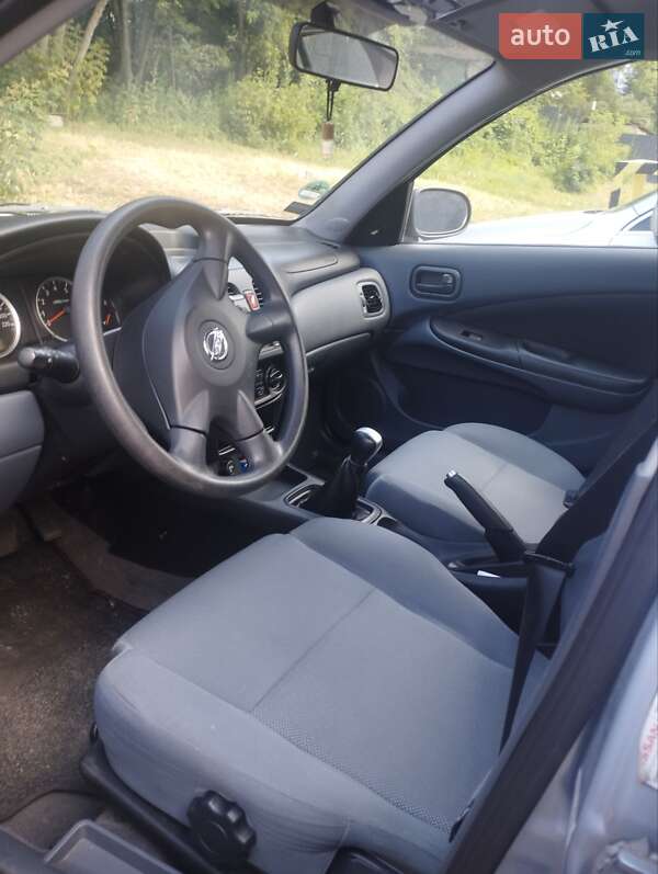 Хетчбек Nissan Almera 2006 в Житомирі