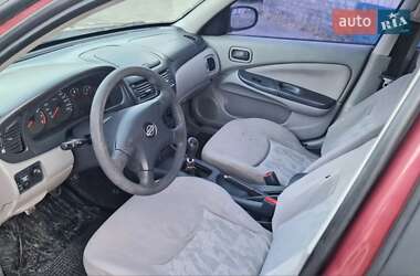 Хетчбек Nissan Almera 2001 в 