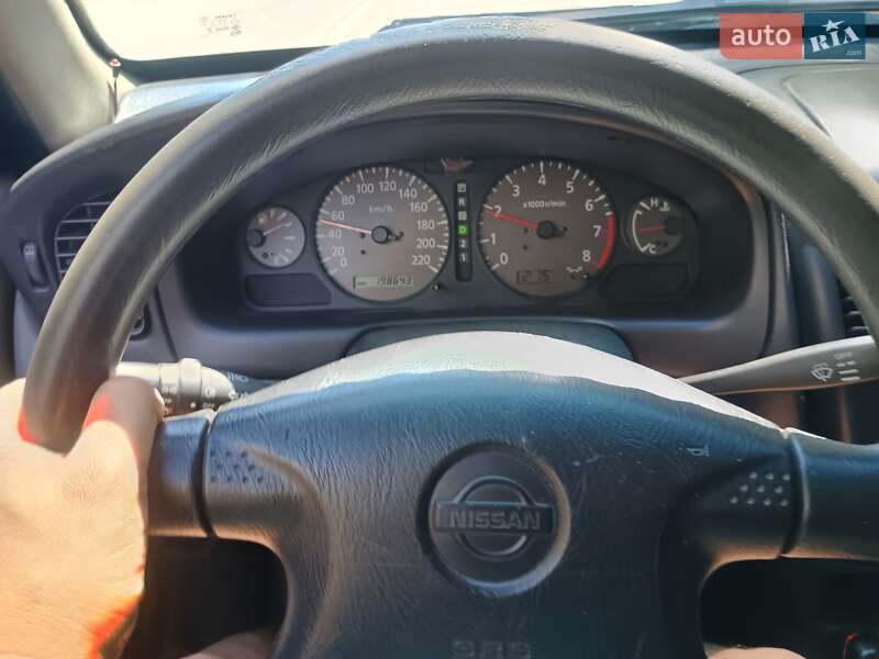 Седан Nissan Almera 2001 в Одессе