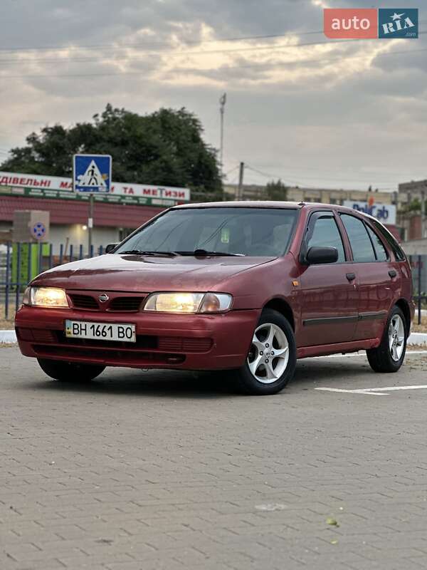 Nissan Almera 1996