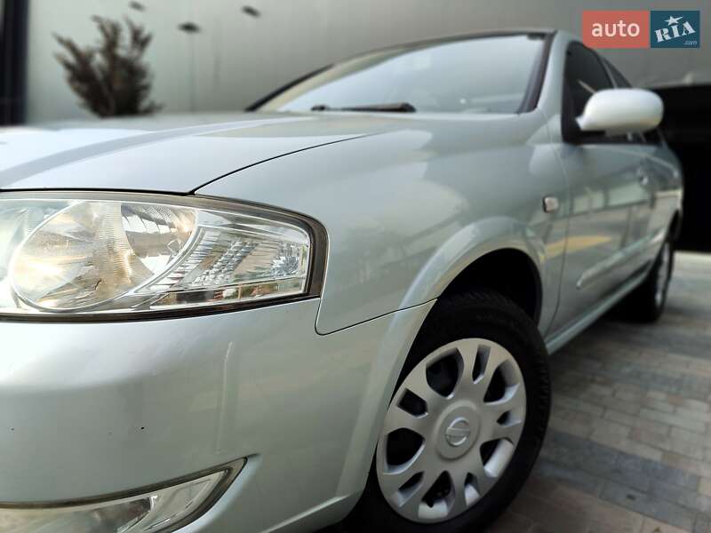 Седан Nissan Almera 2007 в Киеве