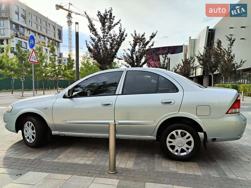 Седан Nissan Almera 2007 в Киеве
