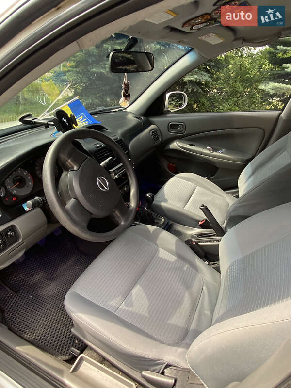 Седан Nissan Almera 2012 в Тернополе