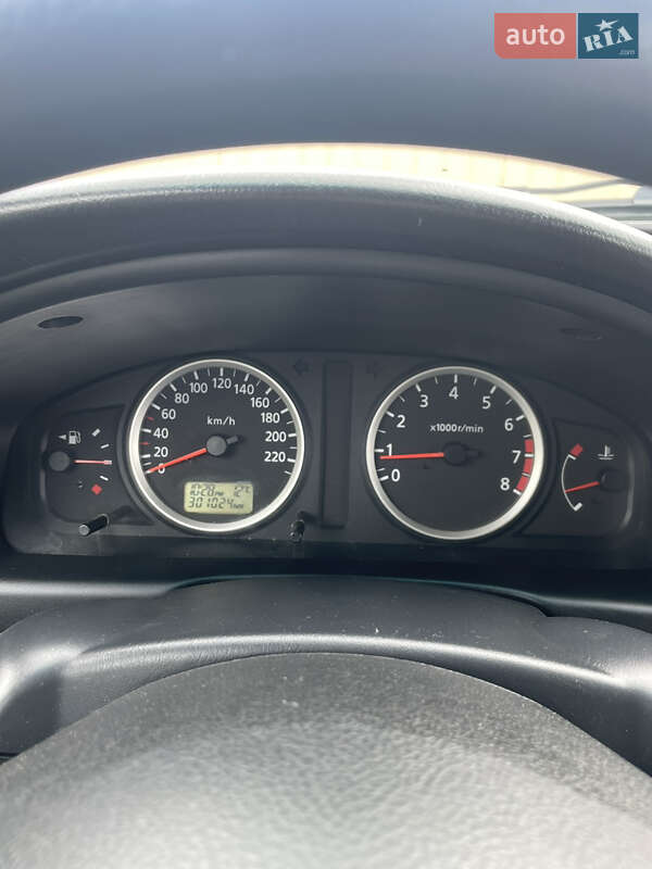 Седан Nissan Almera 2003 в Одессе