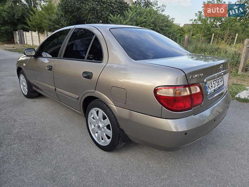 Седан Nissan Almera 2005 в Каменском
