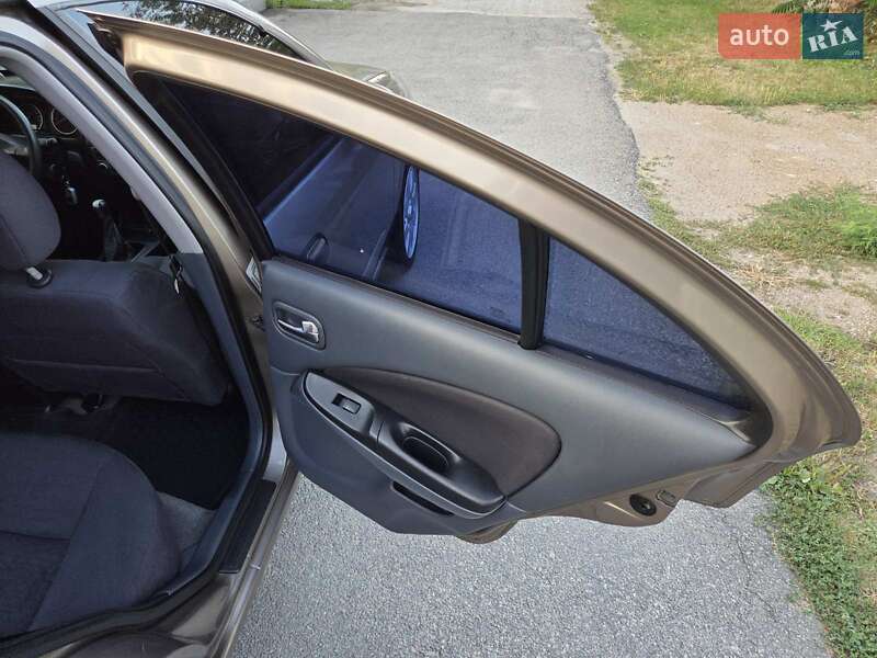 Седан Nissan Almera 2005 в Каменском