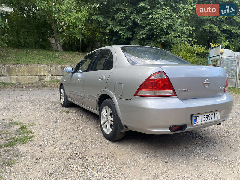 Седан Nissan Almera 2008 в Ужгороді