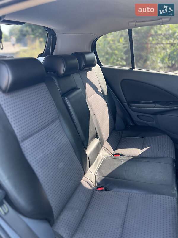 Хэтчбек Nissan Almera 2006 в Днепре