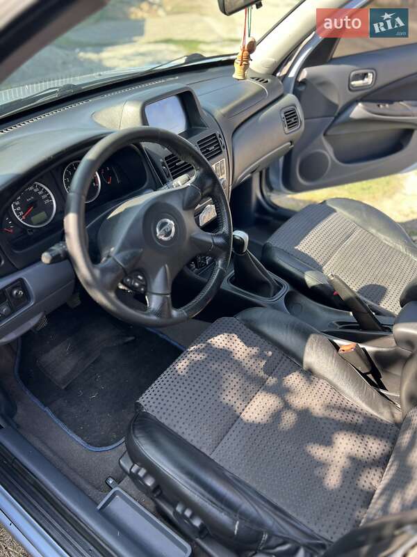 Хэтчбек Nissan Almera 2006 в Днепре