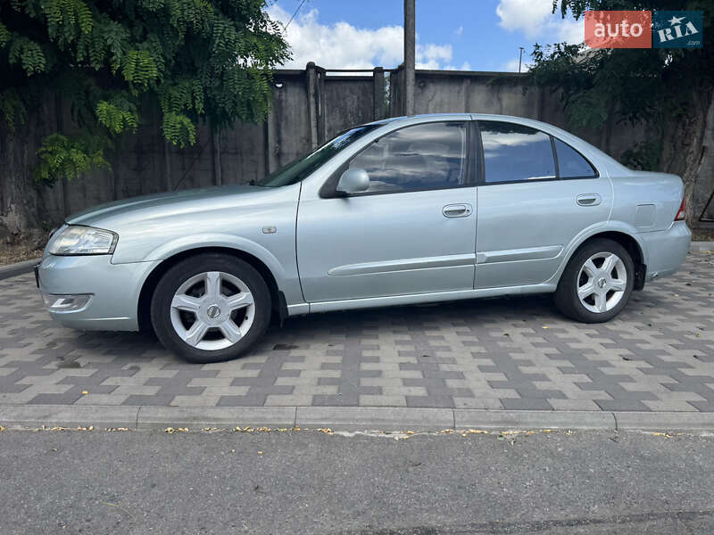 Nissan Almera 2006