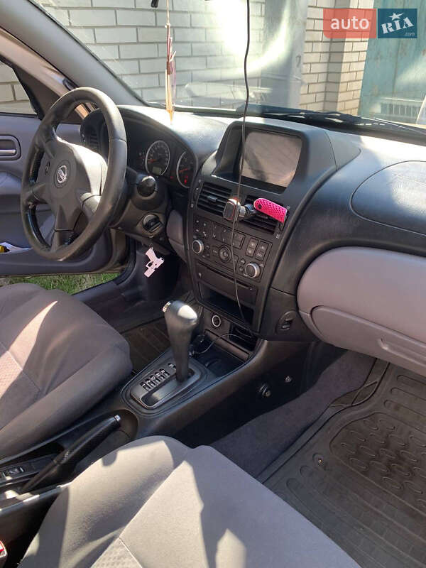 Седан Nissan Almera 2003 в Києві