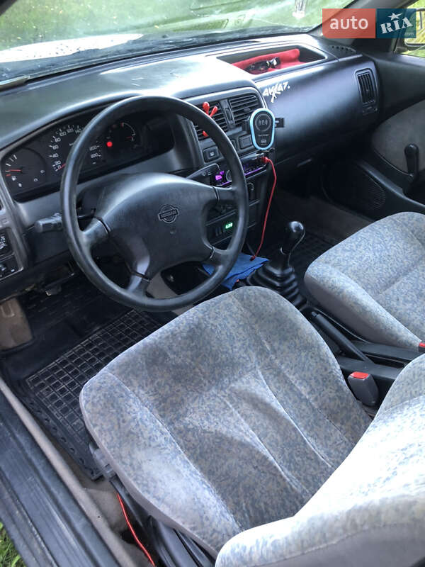 Седан Nissan Almera 1999 в Жмеринці