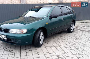 Хэтчбек Nissan Almera 1997 в Ивано-Франковске