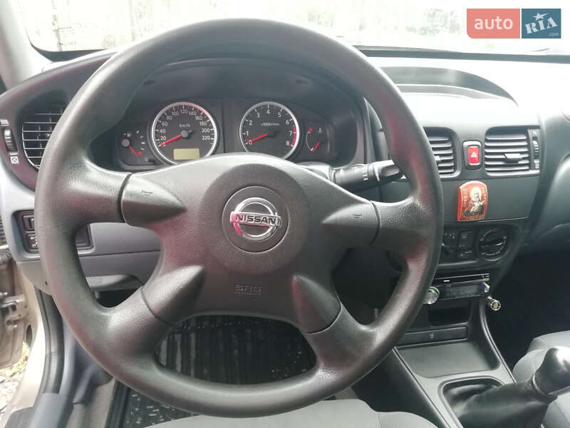 Седан Nissan Almera 2005 в Подільську