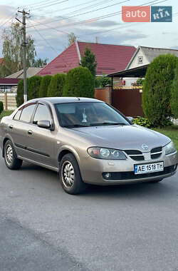 Седан Nissan Almera 2005 в Обуховке