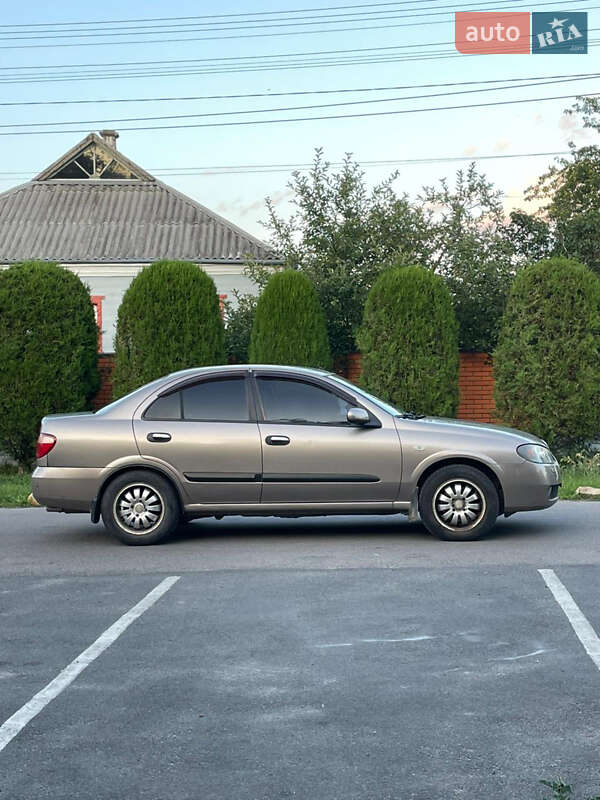 Седан Nissan Almera 2005 в Обухівці