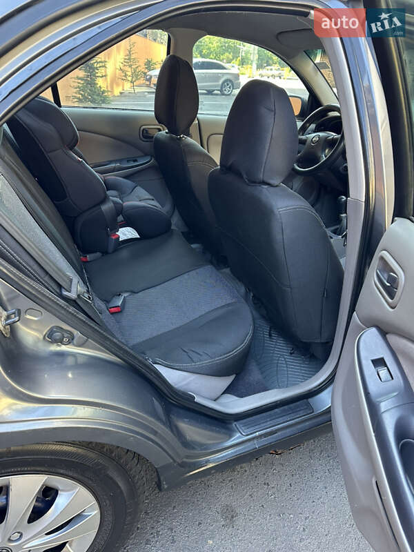 Седан Nissan Almera 2002 в Одесі