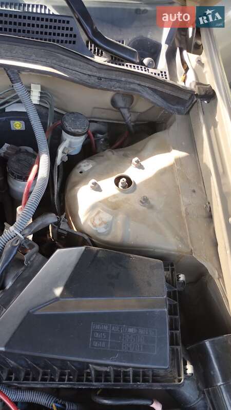 Седан Nissan Almera 2005 в Фастові