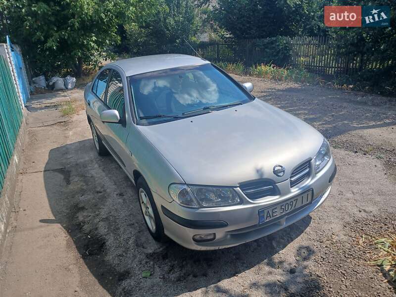 Nissan Almera 2000