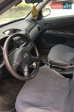 Хэтчбек Nissan Almera 2006 в Любаре