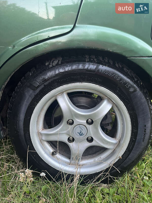 Седан Nissan Almera 2001 в Ямполе