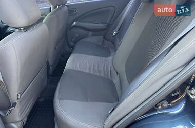 Седан Nissan Almera 2006 в 