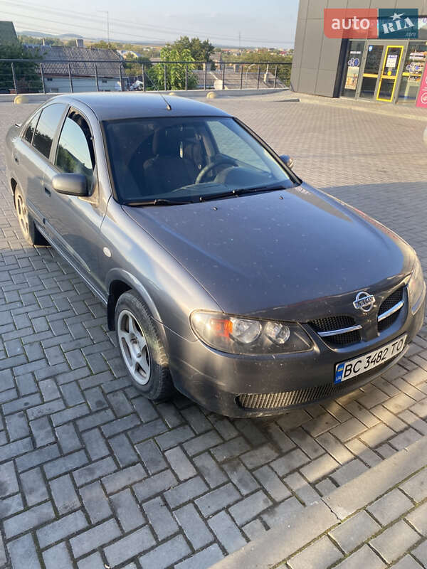 Седан Nissan Almera 2005 в Золочеве