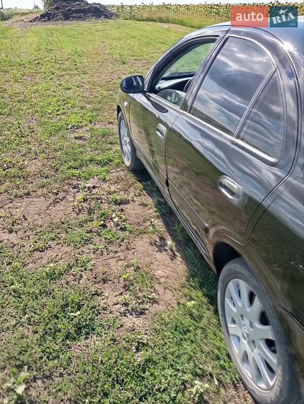 Седан Nissan Almera 2005 в Чугуеве фото 4 Седан Nissan Almera 2005 в Чугуеве