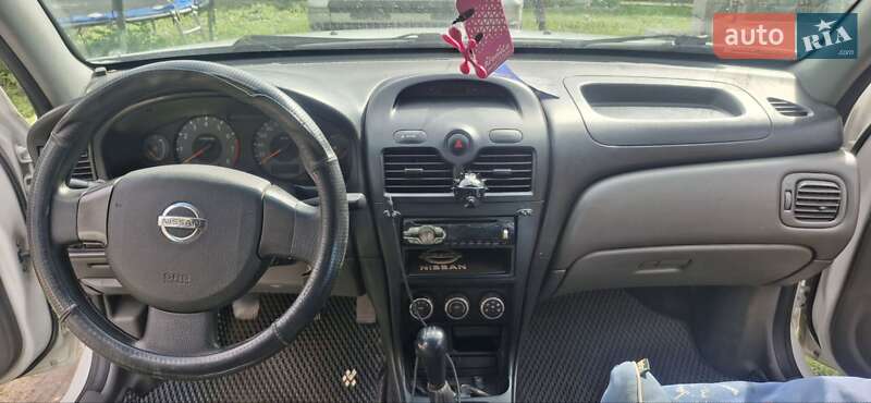 Седан Nissan Almera 2011 в Білогір'ї