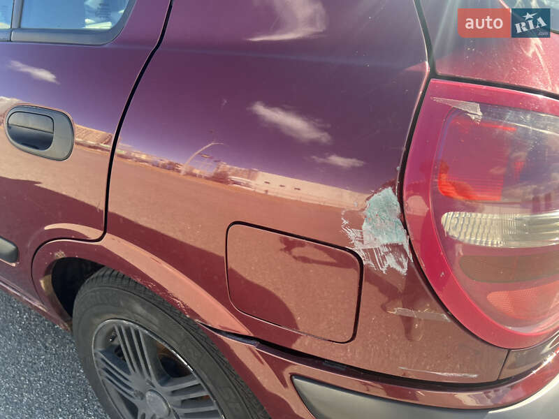 Хетчбек Nissan Almera 2002 в Києві