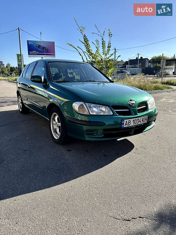 Хетчбек Nissan Almera 2001 в Білій Церкві