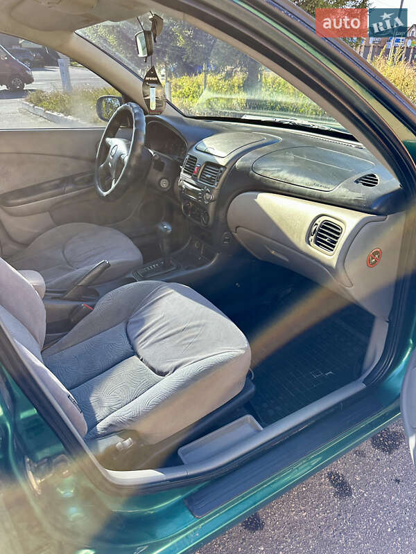 Хетчбек Nissan Almera 2001 в Білій Церкві