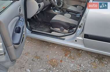 Хэтчбек Nissan Almera 2002 в Запорожье