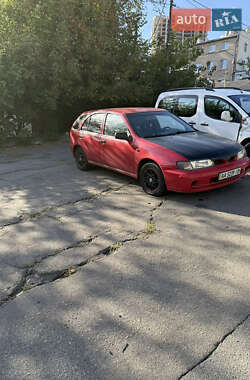 Хэтчбек Nissan Almera 1998 в Киеве