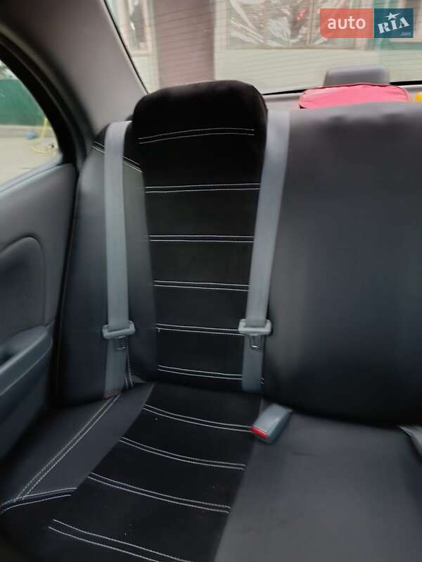 Седан Nissan Almera 2006 в Новом Буге