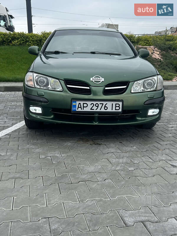Nissan Almera 2000