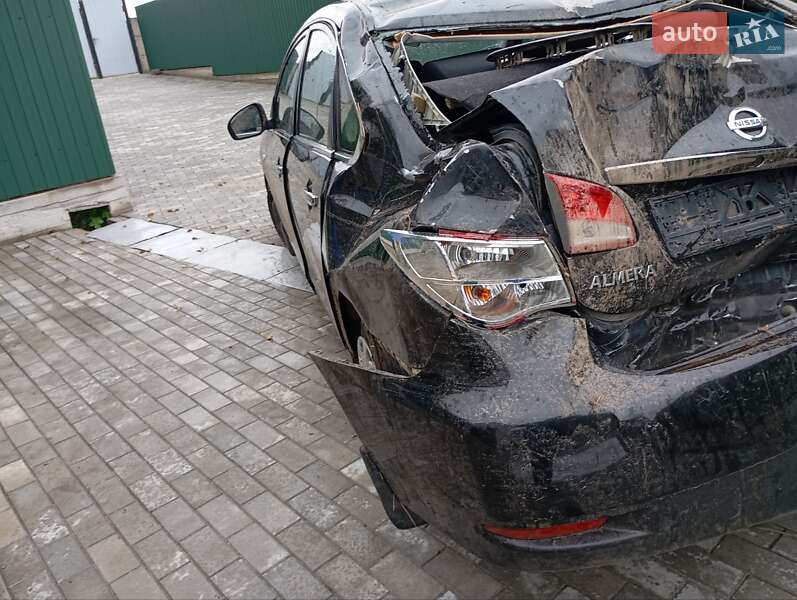 Седан Nissan Almera 2016 в Калинівці