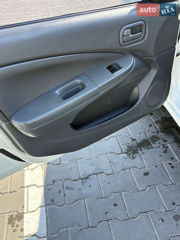 Седан Nissan Almera 2007 в Кам'янському