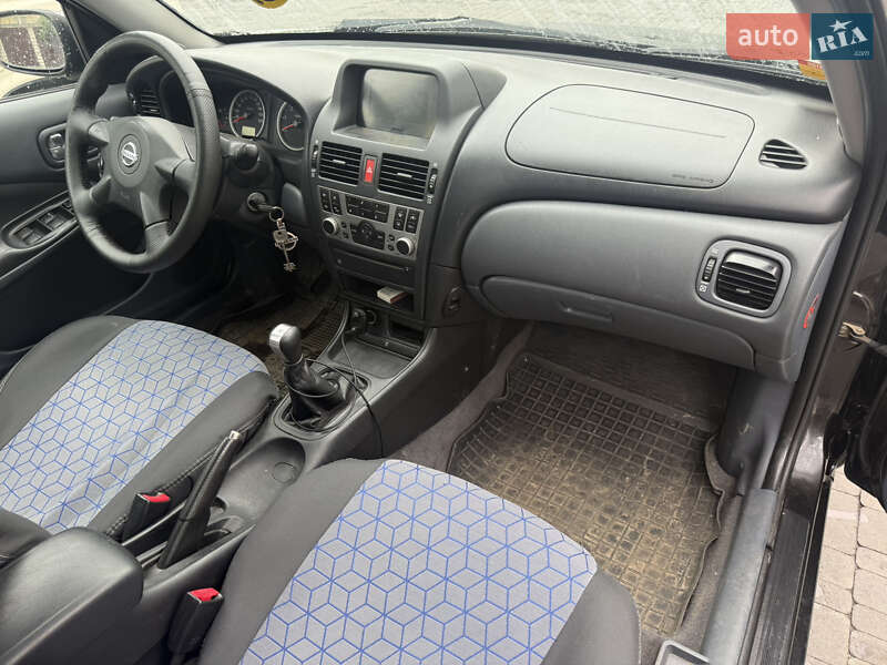 Хетчбек Nissan Almera 2005 в Одесі