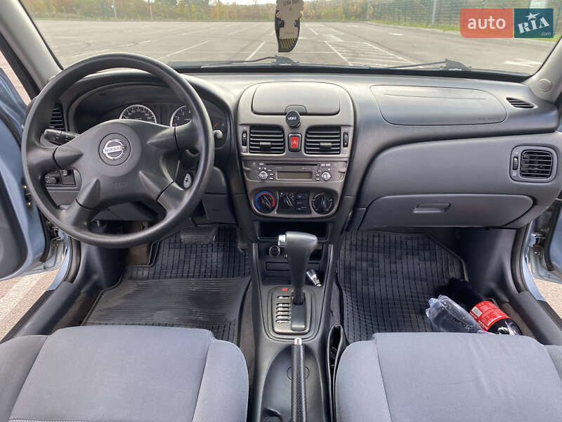 Седан Nissan Almera 2005 в Ровно
