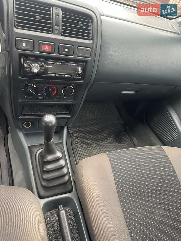 Седан Nissan Almera 1995 в Вінниці фото 12 Седан Nissan Almera 1995 в Вінниці