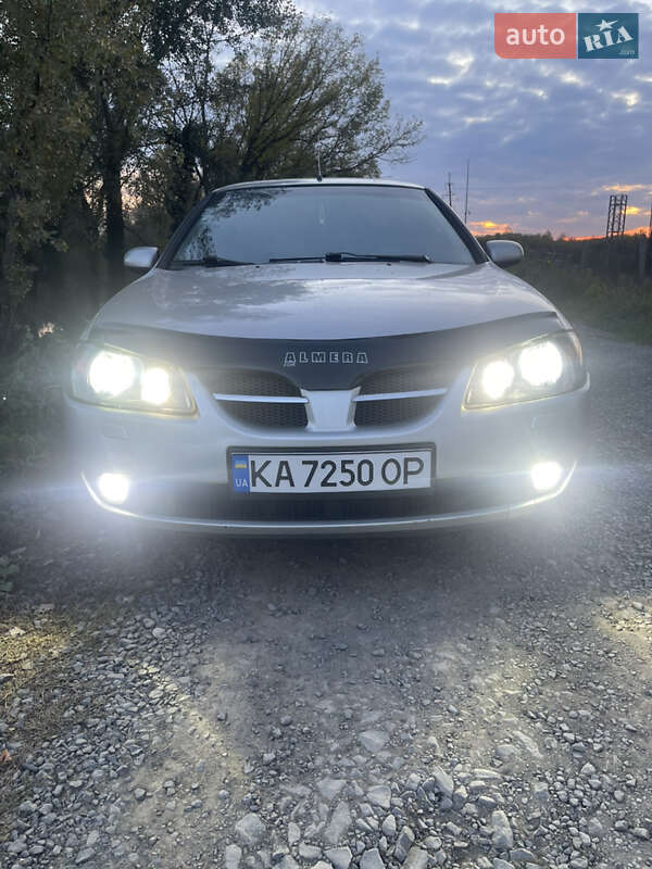Седан Nissan Almera 2005 в Мукачевому