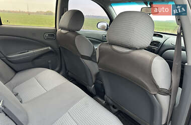 Седан Nissan Almera 2006 в  фото 29 Седан Nissan Almera 2006 в
