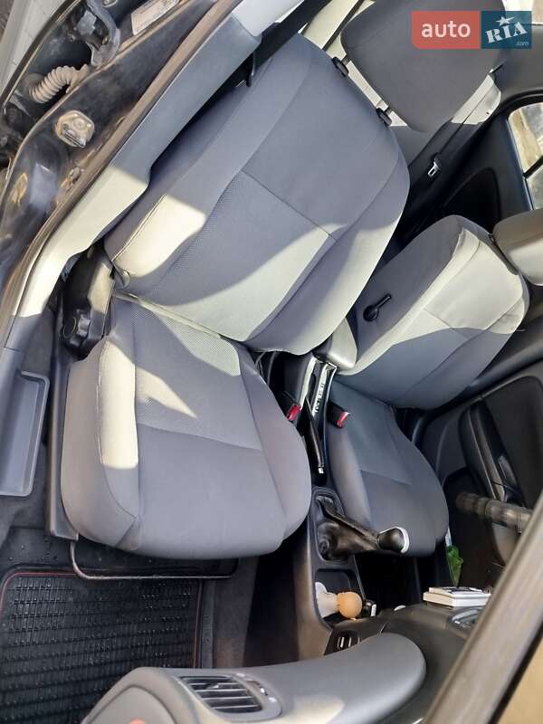 Седан Nissan Almera 2005 в Хмельницькому фото 24 Седан Nissan Almera 2005 в Хмельницькому